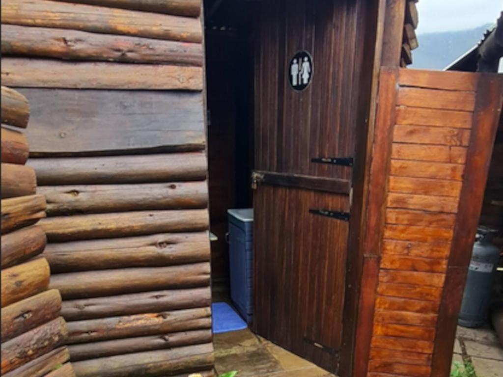 Tsitsikamma Wolf Sanctuary Eco Cabins & Teepees Stormsrivier Zimmer foto